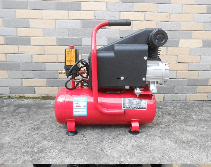 What are the requirements for the parts configuration of the scroll pump?